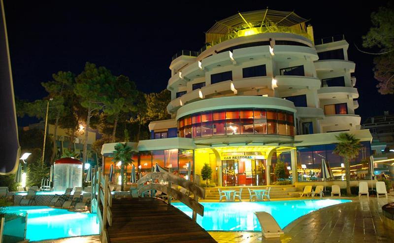 Vela Hotel Restaurant โกเลม ภายนอก รูปภาพ