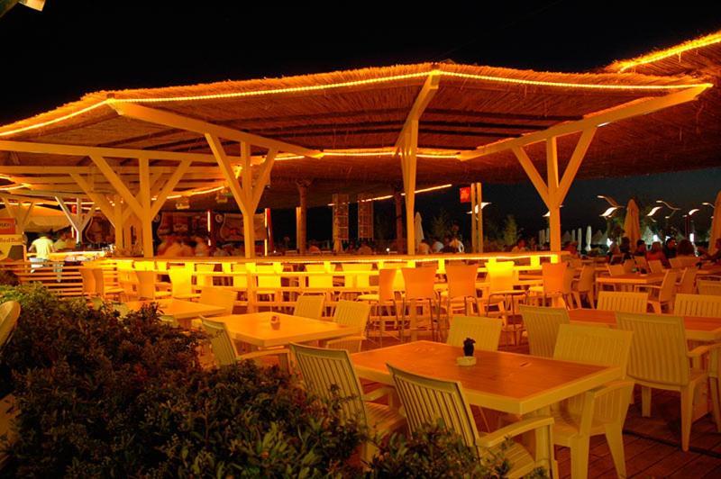 Vela Hotel Restaurant โกเลม ภายนอก รูปภาพ