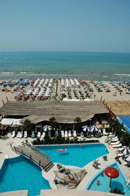 Vela Hotel Restaurant โกเลม ภายนอก รูปภาพ